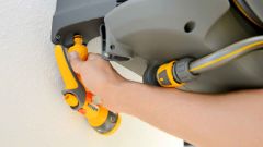 Hozelock  Duvara Monte 20 m Hortumlu Otomatik Geri Sarmalı Hortum Toplama Makara Seti