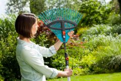 Gardena 3099 Plastik Ayarlanabilir Tırmık